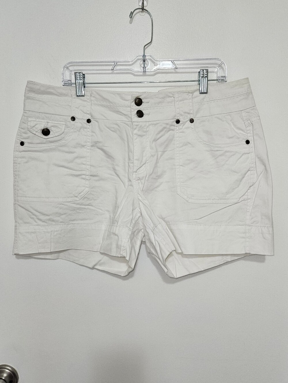 Women's DB Established 1962 White Cotton Soft Stretch Shorts Size 16